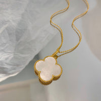 [Aethel]CLOVER 25MM MOP LARGE PENDANT NECKLACE